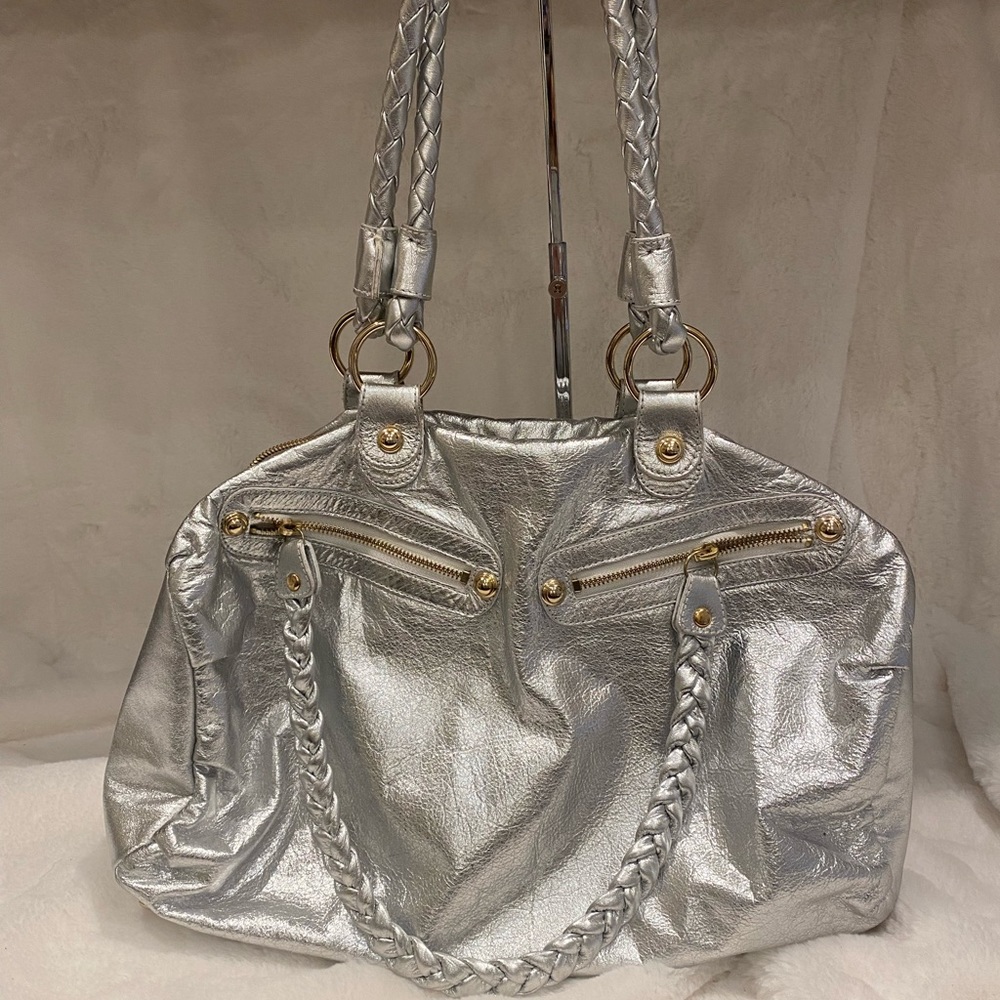 Silver handbag in excellent condition